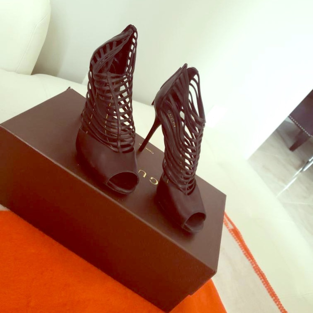 Black Gucci heels size 38